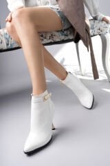 DARKER GOLD DETAYLI BEYAZ KADIN TOPUKLU BOT (9 CM)