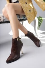 DARKER GOLD DETAYLI KAHVERENGİ  KADIN TOPUKLU BOT (9 CM)
