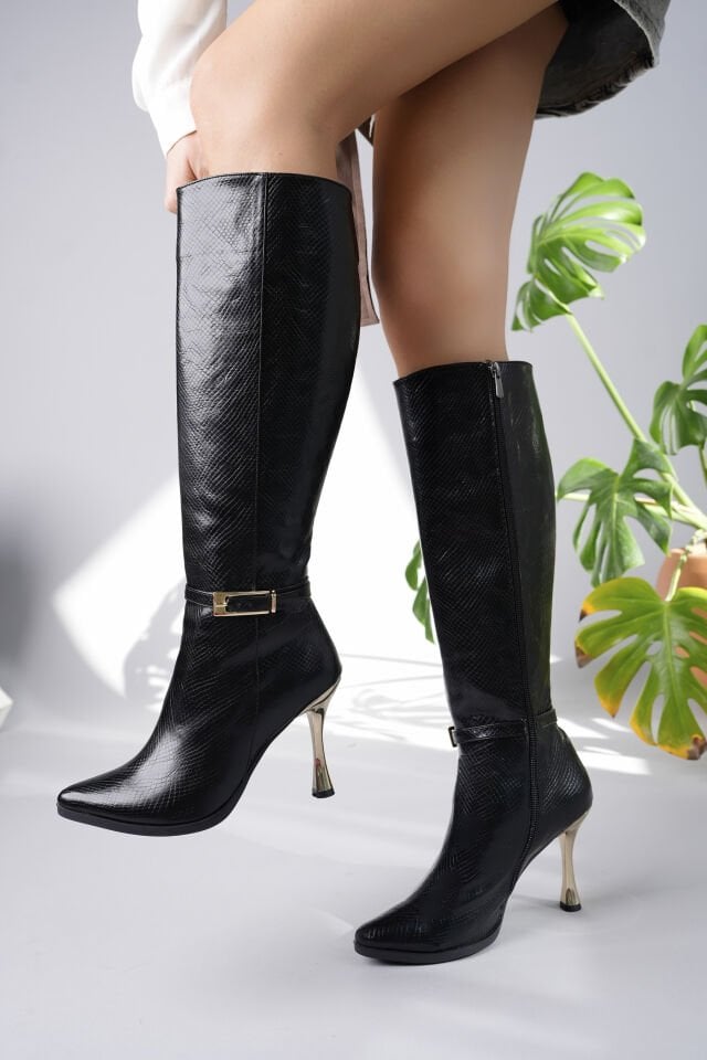 DİVA GOLD DETAYLI KADIN SİYAH TOPUKLU ÇİZME (10 CM)