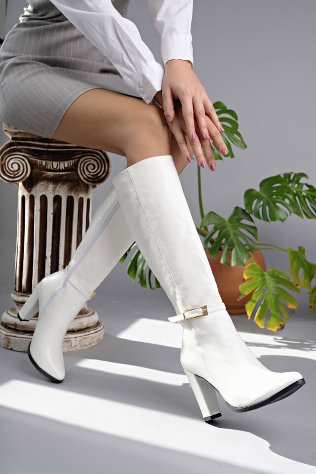 Mary Desenli  Beyaz Topuklu Çizme (10 CM)