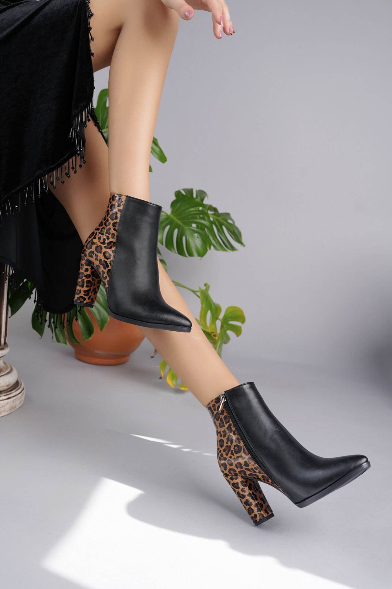 Nars Leopar Desenli Siyah Kalın Topuklu  Kadın Bot ( 10 cm )