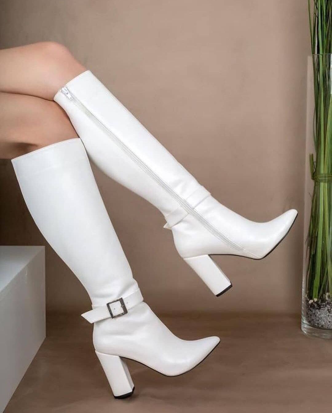 VİCTORİA BEYAZ TOPUKLU ÇİZME (10 CM)